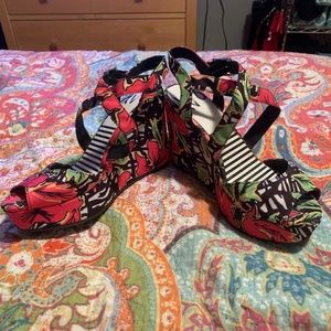 Sexy wild neon platform sandals